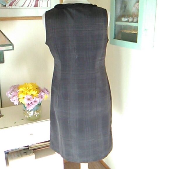 Simply Vera Shift Dress - Picture 5 of 9